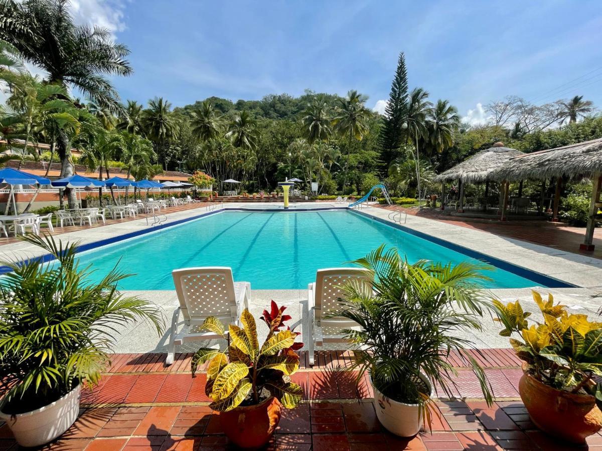 Hotel Hacienda El Diamante Villeta Ngoại thất bức ảnh