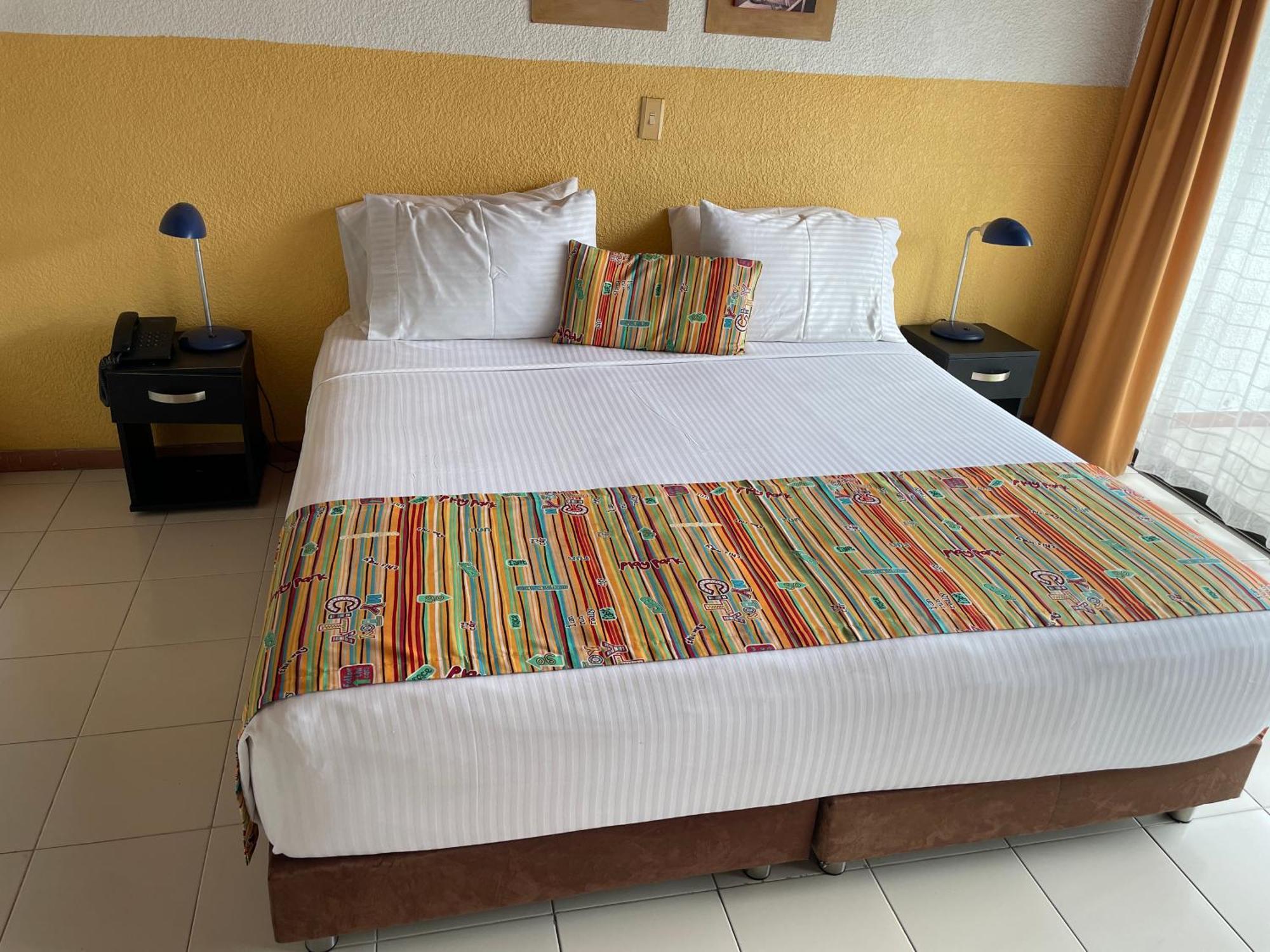 Hotel Hacienda El Diamante Villeta Ngoại thất bức ảnh