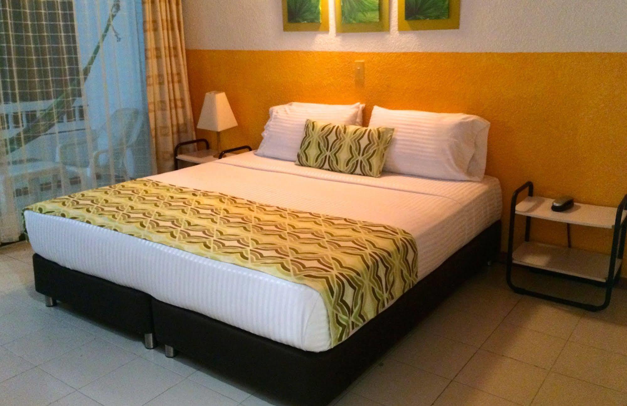 Hotel Hacienda El Diamante Villeta Ngoại thất bức ảnh